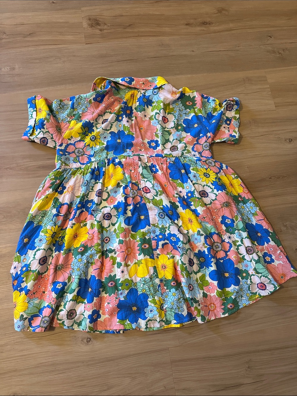 entro Floral Button-Front Midi Dress in Blue, Yellow, Pink, Green - Picture 3 of 3